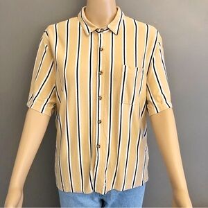 Double Zero Pastel Yellow Stripes Short Sleeves Button Down Shirt Blouse. Medium